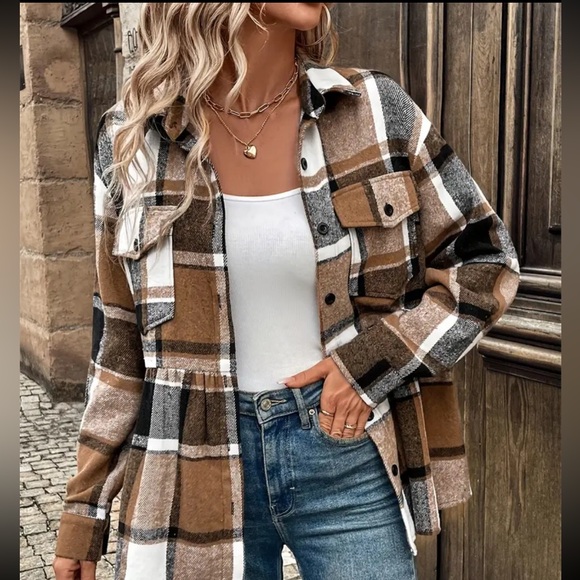 PLAID FIT AND FLARE HEM BUTTON UP JACKET NIP - Picture 5 of 5